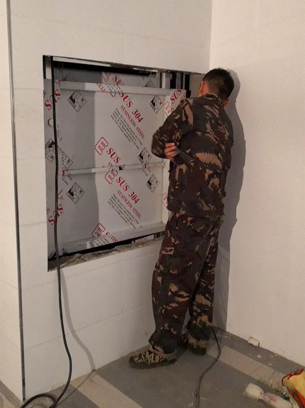 電梯裝置調試現場